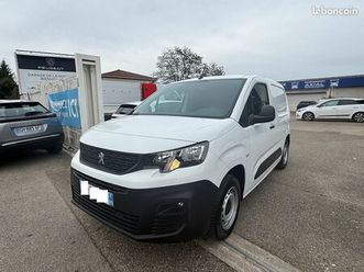 a saisir peugeot partner premium 1.2e 110cv bvm6 1ere main/ 3 places / tva recup / 8250.00 ht / revisee / garantie 12 mois spoticar