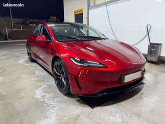 tesla model 3 performance highland 2024 pneus neuf