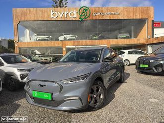 ford mustang mach-e alargada awd