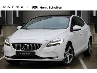 volvo v40 t5 inscription | panorama dak | elektrische stoel met memory | schakel flippertjes | parkeersensoren voor+achter | achteruitrij camera | bluetooth