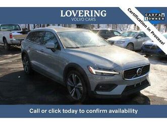 used 2025 volvo v60 cross country plus, b5 awd gas (mild hybrid)