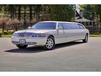 lincoln town car limousine