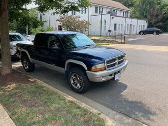 dodge dakota 4 door 4x4 71,000 orig. miles