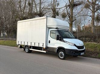 camion iveco bâcher avec hayon