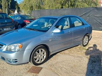 kia - cerato 2.0 crdi ex