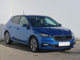 1.0 tsi (81 kw) / 19 913 km / benzín / automat / automat, serv.kniha, automatická klimatizace, tempomat, parkovacie senzory, 1.0 tsi