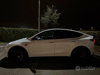 model y rwd 2023 - 29.500km