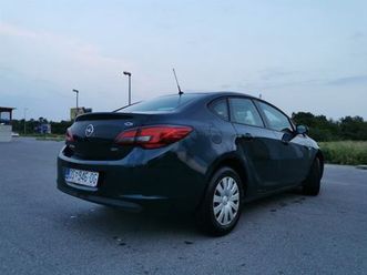 opel astra 1.6 cdti; reg. do 12/26; novi setovi ljet. i zim. guma, 2015 god.