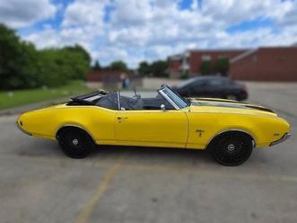 1969 oldsmobile cutlass 24in rims, racing stripes, floor shifter, kill switch