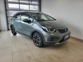 honda jazz 1.5 i-mmd hybrid crosstar ecvt új autó készletről! metálfényezés a vételárban!