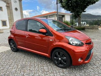 toyota aygo 1.0 orange edition março/12