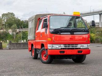 ’97 toyota dyna double cab firetruck w/ 4wd and front locking hubs!