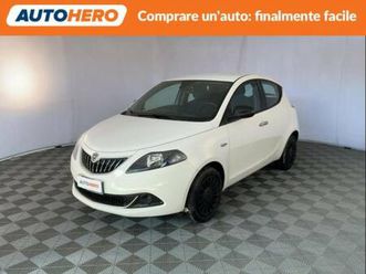 ypsilon 3ª serie ypsilon 1.0 firefly 5 porte s&s hybrid ecochic silver
