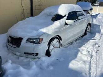 2014 chrysler 300s 5000$