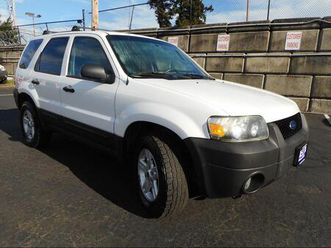 used 2005 ford escape hybrid base
