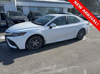 used 2024 toyota camry hybrid se
