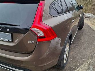 volvo v60 cross country d3 momentum geartronic