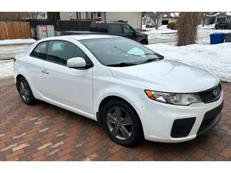2010 kia forte koup, white