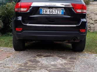 jeep grand cherokee overland 2011