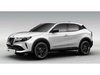 alfa romeo junior 1.2 136cv hybrid edct6 - km ze