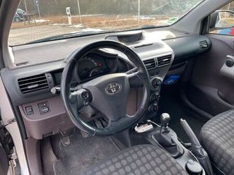 toyota auto toyota iq