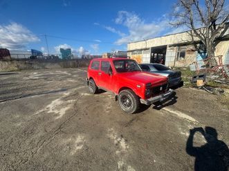 lada niva 1600 2,500 eur