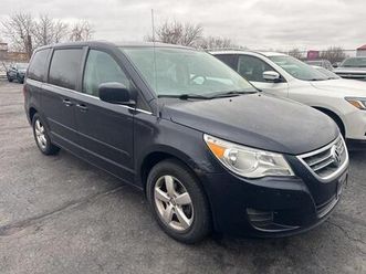 used 2010 volkswagen routan se