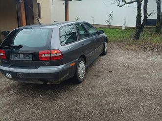 volvo v40, 2003.g
