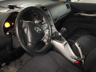 shitet toyota auris manual 1.4 nafte