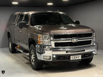 2500 hd v8 duramax ltz crew cab 4wd *näyttävä mörkö!* * 5-hlö* *clean title* *kauko webasto* *nahat* *koukku* *autoac*