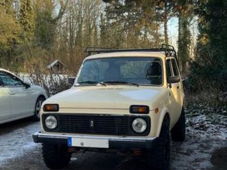 lada niva 2121 1.7i - restauriert