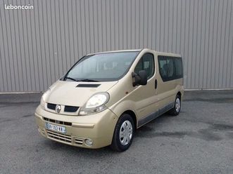renault trafic passenger 2.5 dci 140 ch 9 places . reprise possible