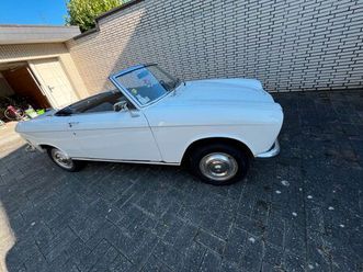 oldtimer - peugeot 204 cabrio