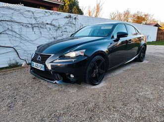 lexus is 300h luxe full black