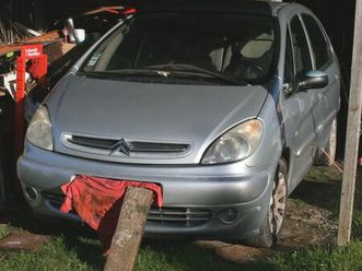 lot 2 voitures picasso hdi 1.9d