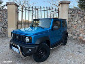 suzuki jimny / 4x4 / 1ère main / 12.2022 / 1.5 vvt / all grip / pack privilège / sièges chauffants / attelage / marche pieds / pare buffle / clim
