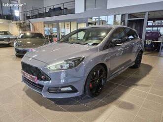 ford focus iii (2) 2.0 ecoboost 250 st 5p