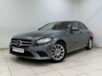 d, camera de recul, gps, cruise control, capteurs