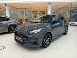 toyota yaris 1.5 hybrid gr sport przebieg tylko 170 km !!!
