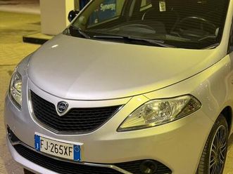 lancia ypsilon 1.3 multijet 95cv perfetta