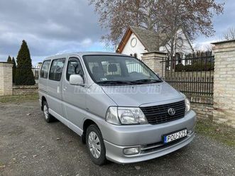 toyota hi-ace hiace 2.5 d-4d bus gyári 8 személyes busz