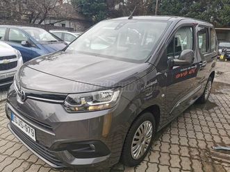 toyota proace city verso 1.2t shuttle l1h1 [7 személy] m.o vásárolt!1.tulajdonos!s.mentes!sz.könyv:73.000 km!ttempoat.sávtartó.1 év gar