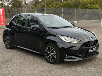 toyota yaris 1.5 hybrid 5 porte trend