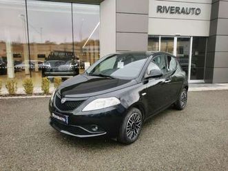 ypsilon 1.2 69 cv 5 porte gpl ecochic gold