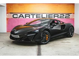 mclaren artura coupe stock like new perfect condition