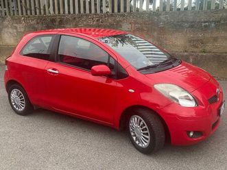 toyota yaris unico proprietario