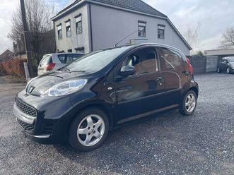 1.0ibenzine, black&silver,5 deurs,1e eigenaar+boek