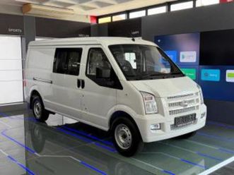 1.5 van crew bus 4-seater