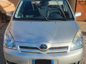 toyota corolla verso 2.2 d4d