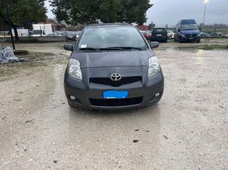 toyota yaris 1.3 5 porte sol